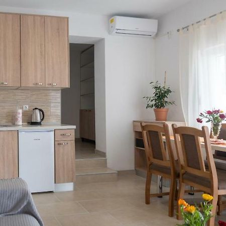 Apartments Tri Mora Ražanac Екстериор снимка