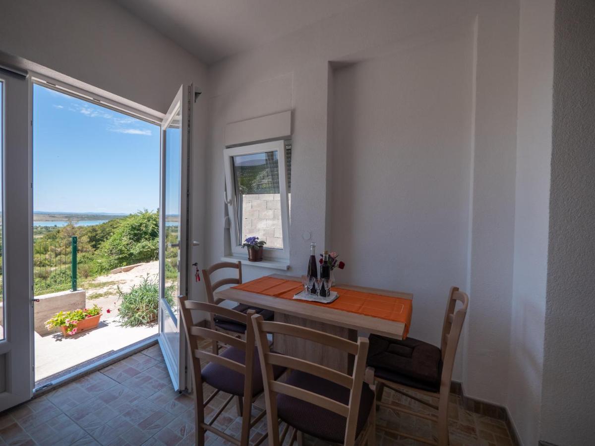 Apartments Tri Mora Ražanac Екстериор снимка