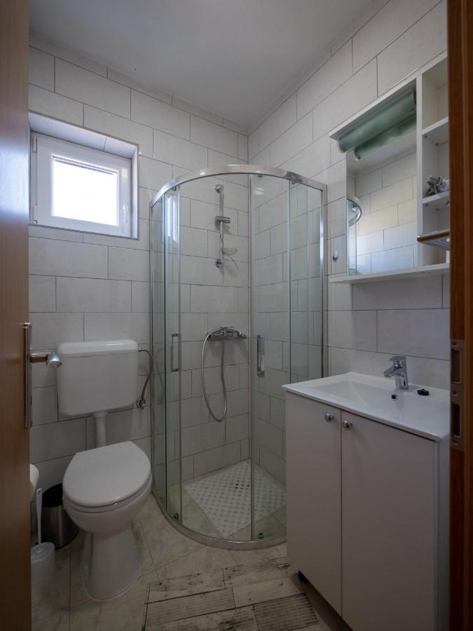 Apartments Tri Mora Ražanac Екстериор снимка