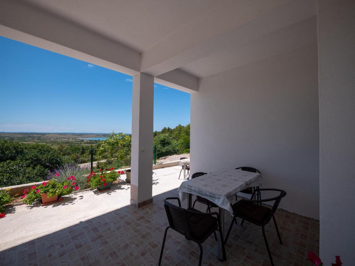 Apartments Tri Mora Ražanac Екстериор снимка