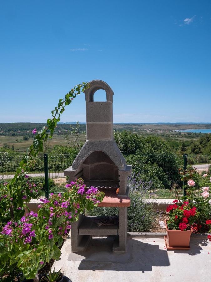 Apartments Tri Mora Ražanac Екстериор снимка
