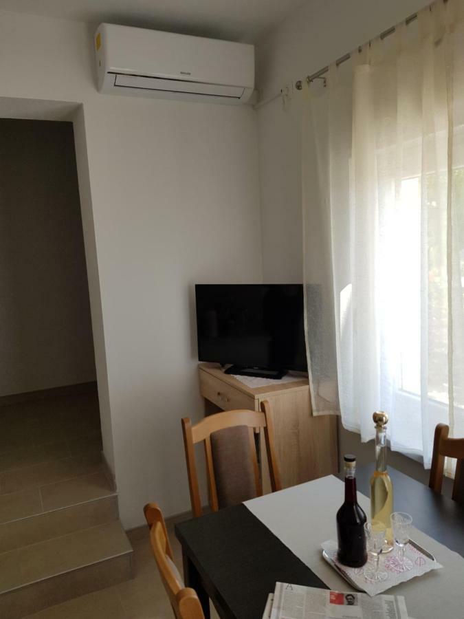 Apartments Tri Mora Ražanac Екстериор снимка