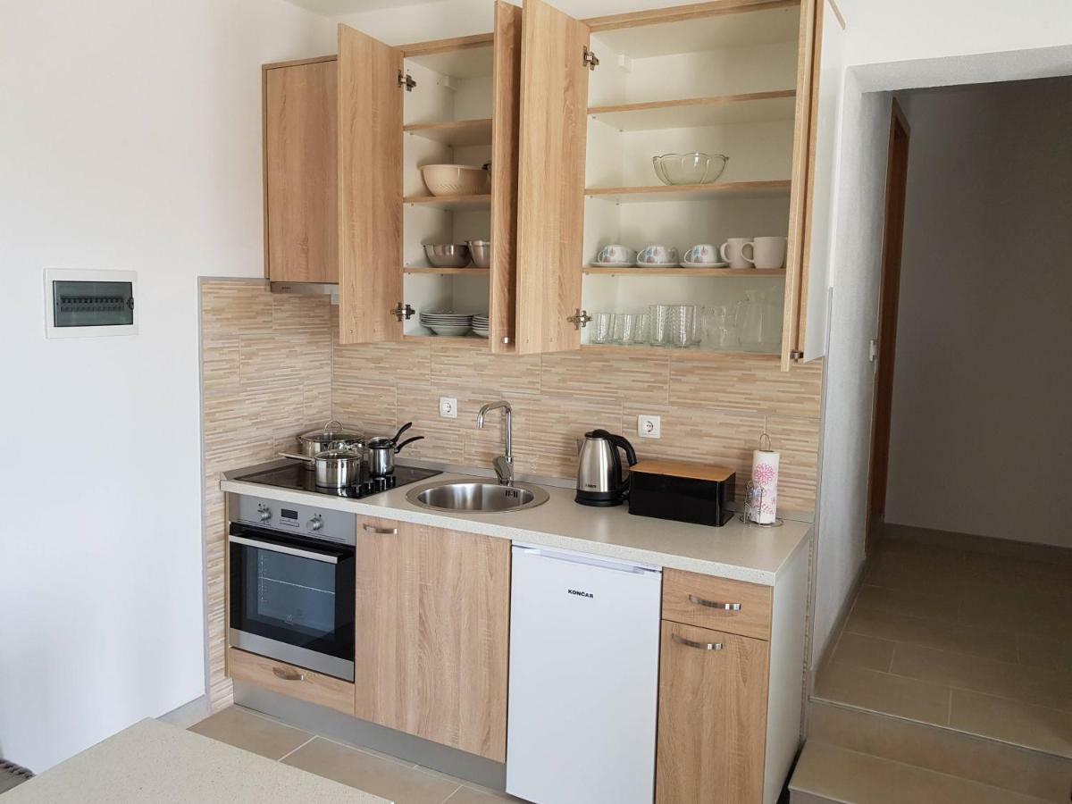 Apartments Tri Mora Ražanac Екстериор снимка