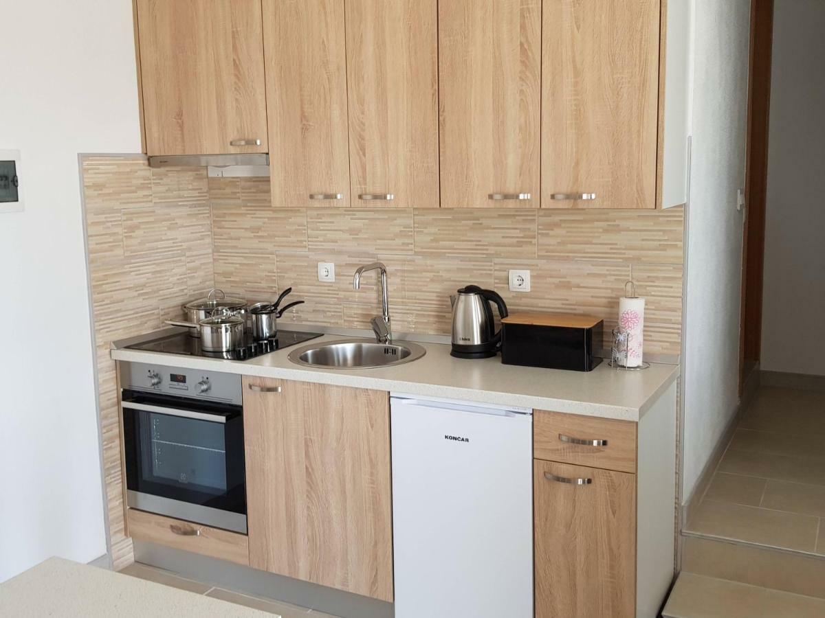 Apartments Tri Mora Ražanac Екстериор снимка
